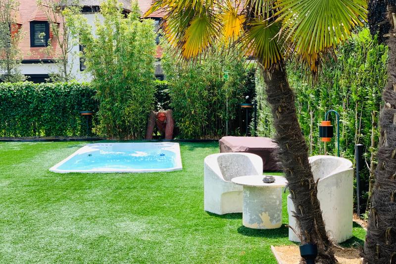 Designvilla mit Pool in Knokke, Außenansicht